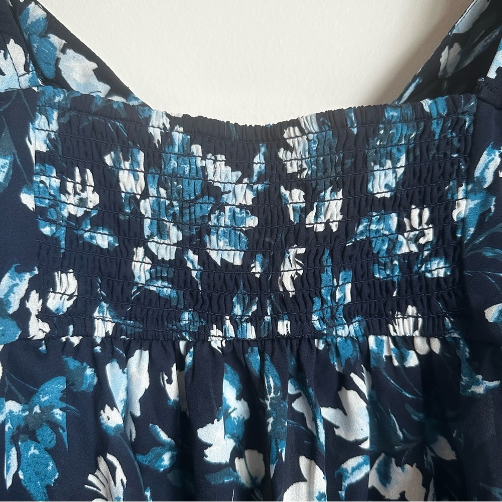 NWT Abercrombie & Fitch Blouse Women’s size Medium black blue floral smocked top - Picture 10 of 11